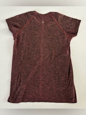 Women’s 12 Lululemon Short Sleeve